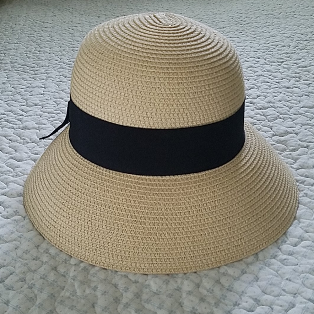 Packable sun hat